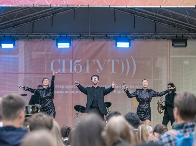 «Вы вступили в семью!»: в СПбГУТ прошёл День знаний 2025