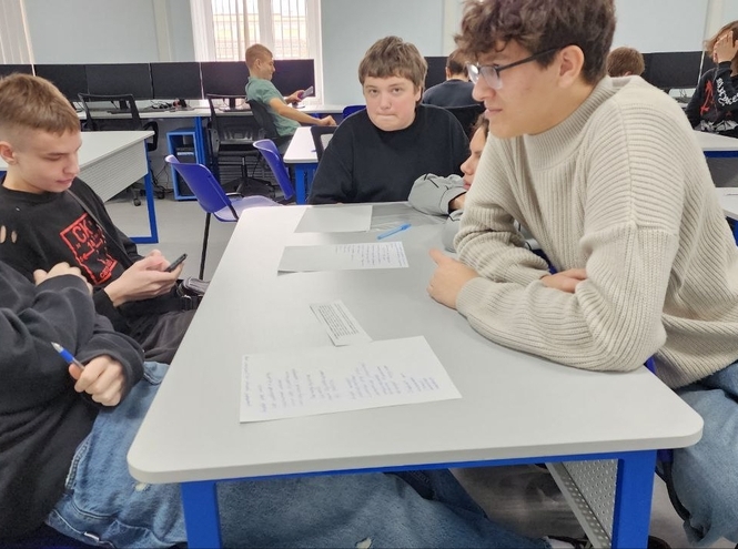 Петербургские школьники начали учиться по программе «Цифровой куратор» в СПбГУТ