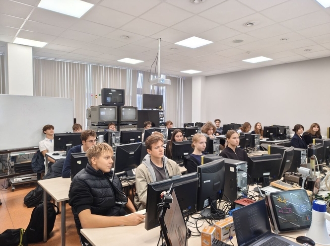 СПбГУТ запустил профориентационный проект «Путеводитель по вузам» для школьников