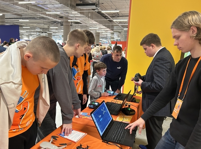 СПбГУТ стал партнером инженерного фестиваля «РобоФинист»