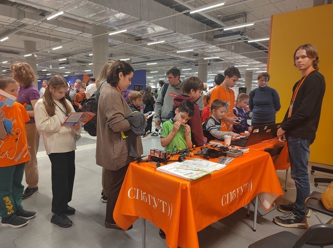 СПбГУТ стал партнером инженерного фестиваля «РобоФинист»