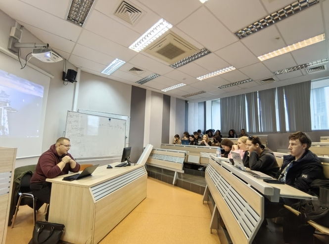 Выпускник СТЭД рассказал студентам о продвижении и самопрезентации