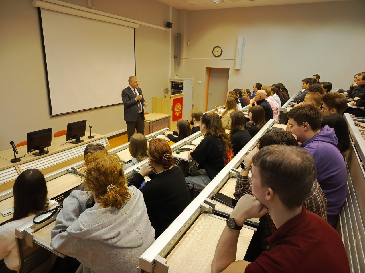 Ректор СПбГУТ встретился со старостами первого курса