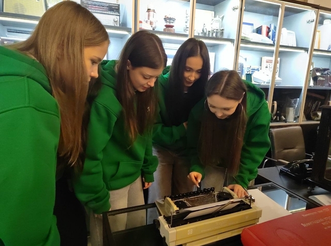 Школьники Ленобласти из «ФосАгро-класса» побывали в СПбГУТ