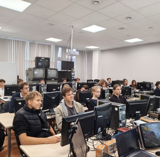 В СПбГУТ проходит «Факультативная школа»