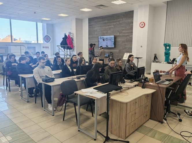 Студенты «Цифровой кафедры» и кафедры ЭД посетили выездную лекцию в концерне «Р-Про»