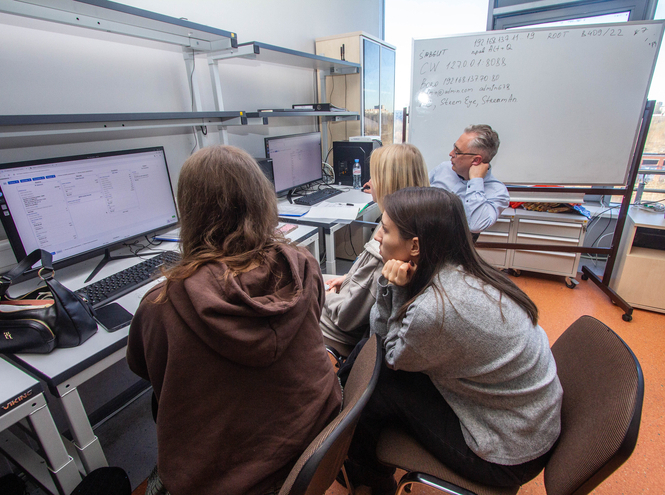 В рамках ШБМ прошли первые занятия в лаборатории Elecard