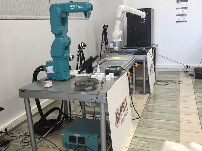 Студенты «Цифровой кафедры» и кафедры ЭД посетили выездную лекцию в концерне «Р-Про»