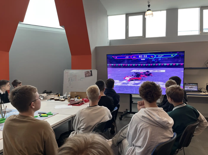 От Python до FPV-дронов: завершилась первая смена Инженерного лагеря «Бонч Смена»
