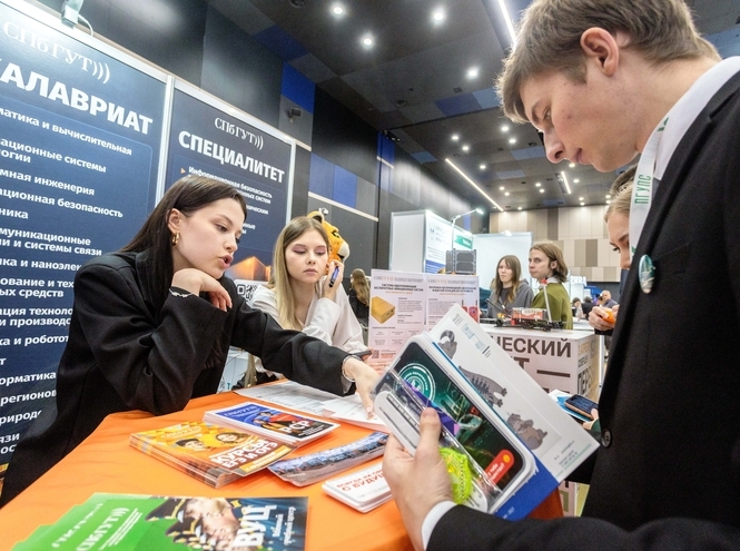 СПбГУТ в центре внимания на Международном научно-образовательном салоне