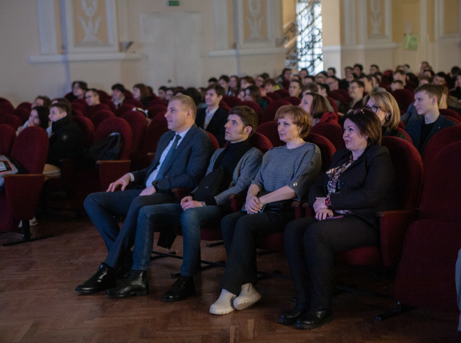 Студентам СПбГУТ показали сериал «ГДР» накануне премьеры