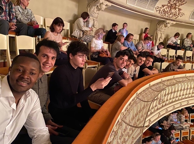 Слушатели подготовительного отделения провели культурный вечер в Михайловском театре