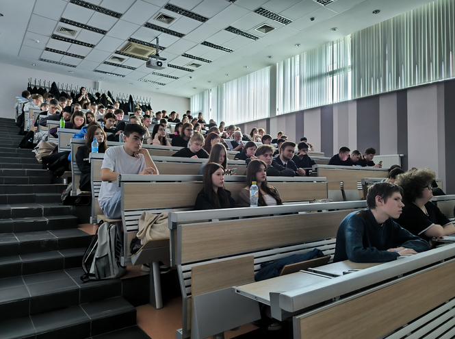 Представители Банка ВТБ (ПАО) провели лекцию для студентов факультета СТЭД