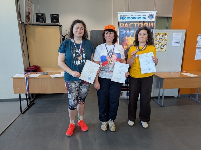 Спартакиада работников продолжилась соревнованиями по гребле на тренажёрах