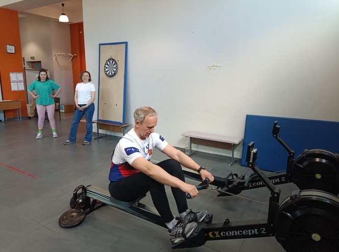 Спартакиада работников продолжилась соревнованиями по гребле на тренажёрах