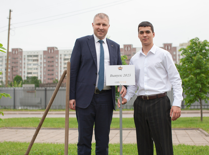 В СПбГУТ наградили лучших выпускников 2025 года