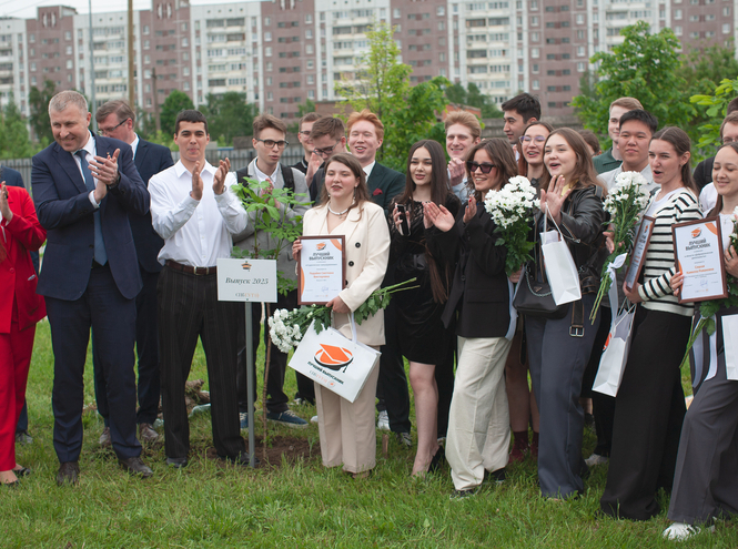 В СПбГУТ наградили лучших выпускников 2025 года
