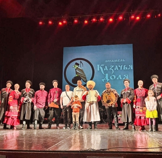 Студенты СПбКТ посетили концерт казачьей песни