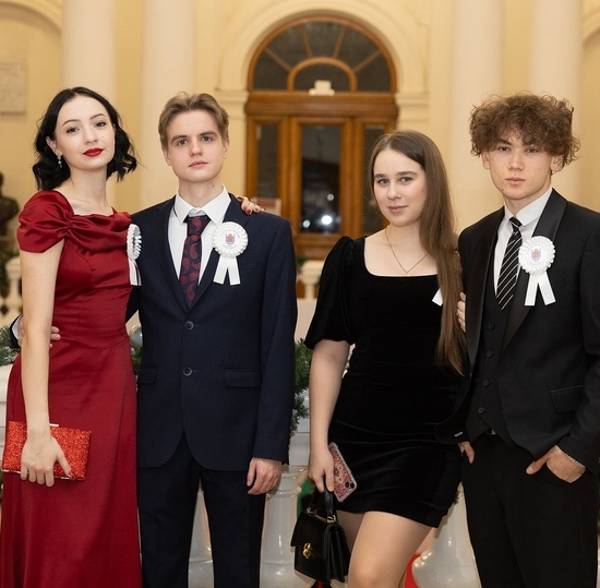 Студенты СПбГУТ — участники губернаторского новогоднего бала