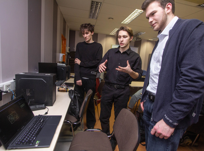 Будущее технологий представили в СПбГУТ молодые ученые