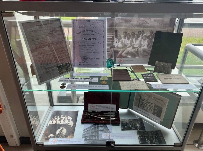 В СПбГУТ открылась выставка о поколениях университета