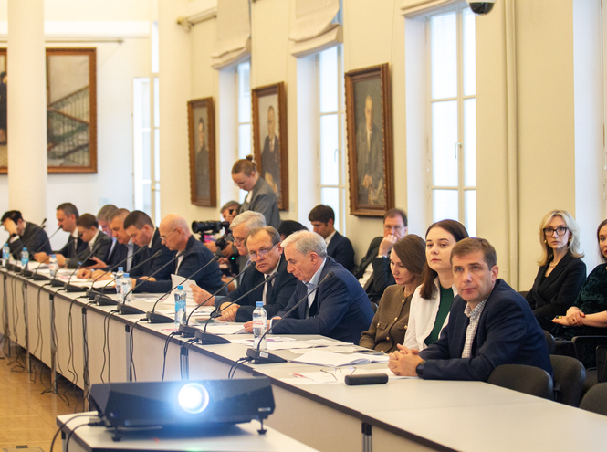 В честь 95-летия СПбГУТ выпущена тематическая почтовая карточка