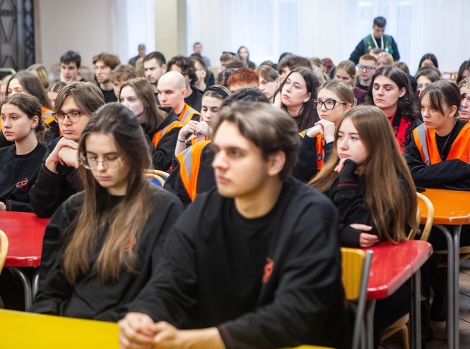 Сто студентов СПбГУТ стали участниками Школы актива