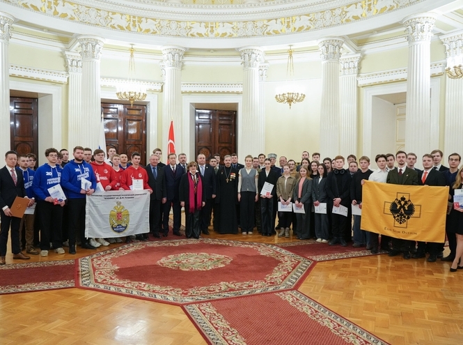 Студентов СПбКТ наградили за участие в программе военно-патриотического воспитания молодежи