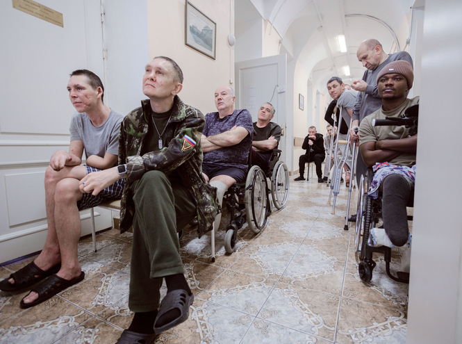 Интеллектуальную игру для раненых бойцов провели студенты СПбГУТ