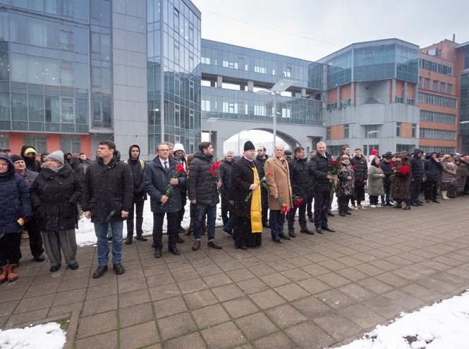 В СПбГУТ открыли памятник М. А. Бонч-Бруевичу