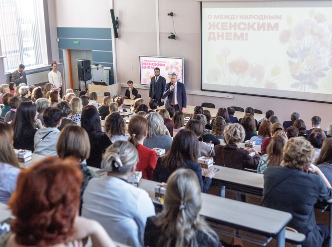 В СПбГУТ поздравили сотрудниц с 8 Марта и анонсировали масштабные перемены