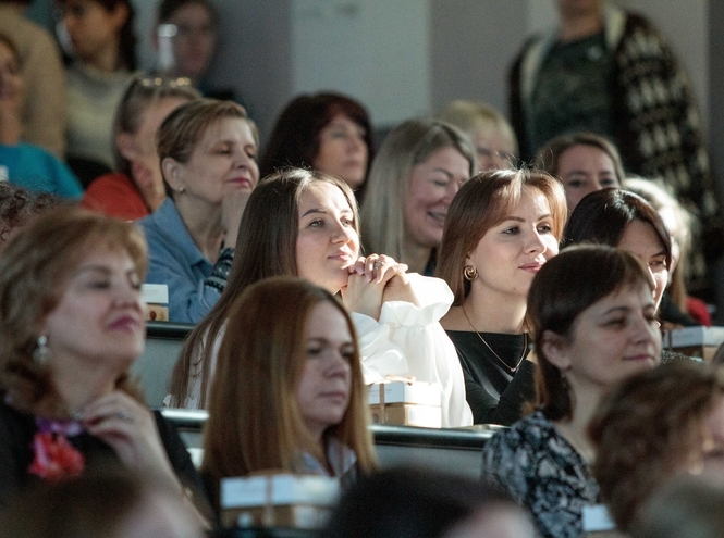 В СПбГУТ поздравили сотрудниц с 8 Марта и анонсировали масштабные перемены