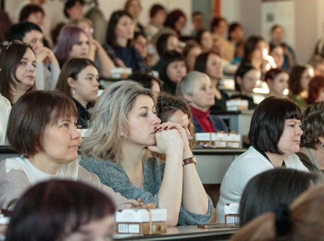 В СПбГУТ поздравили сотрудниц с 8 Марта и анонсировали масштабные перемены
