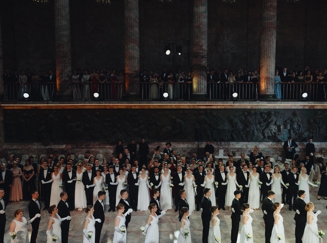 Да и нет не говорите… Вы поедете на бал?