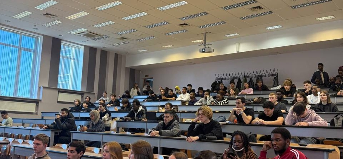 В СПбГУТ прошло собрание для иностранных студентов