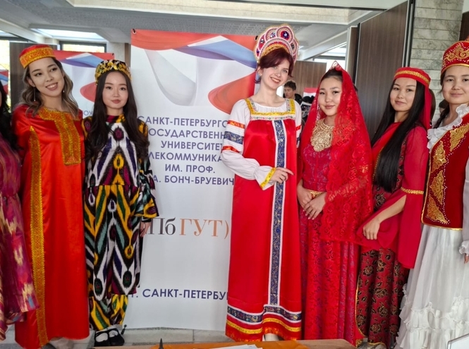 СПбГУТ в центре внимания на образовательной выставке в Бишкеке