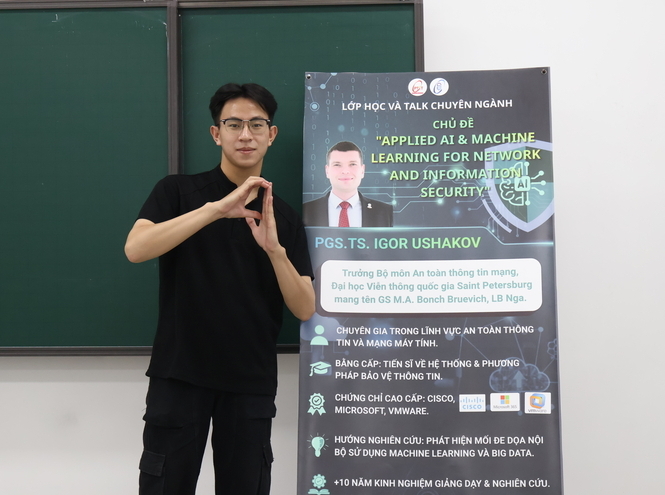 Преподаватель СПбГУТ ведет интенсивный курс по ИИ и кибербезопасности для вьетнамских студентов
