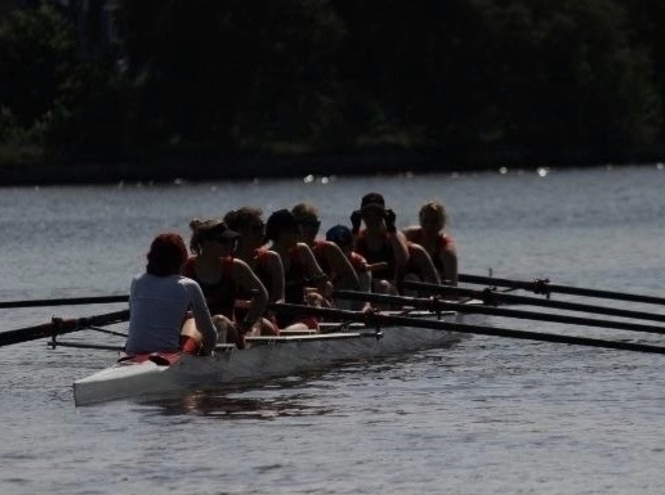Команда по академической гребле «Bonch Rowing Team» привезла серебро из Москвы и золото из Петербурга