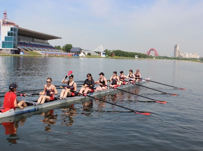 Команда по академической гребле «Bonch Rowing Team» привезла серебро из Москвы и золото из Петербурга