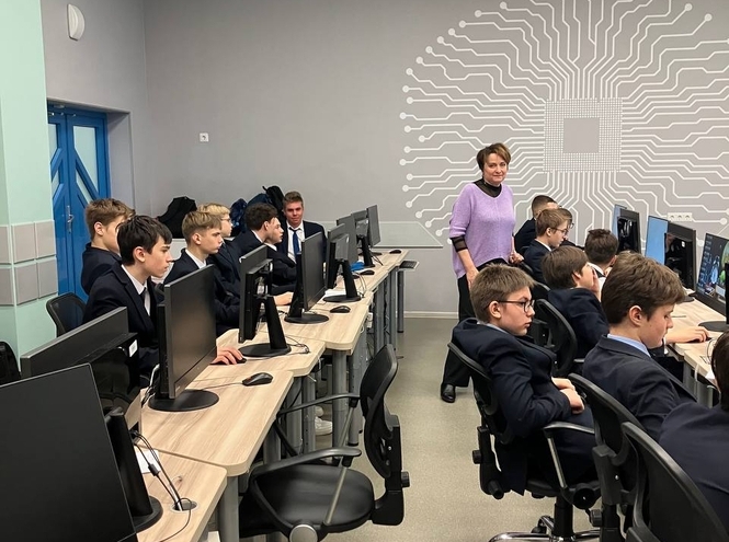 Преподаватели нашего факультета выступили экспертами на инженерных соревнованиях в ГБОУ «ИТШ № 777»