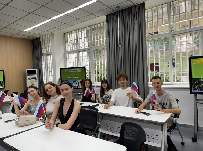 SPbSUT students at the International Summer School in China
