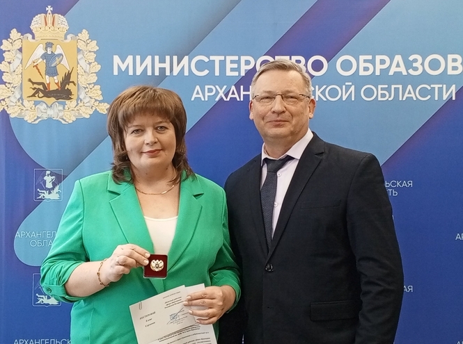 Педагоги колледжа СПбГУТ в Архангельске получили ведомственные награды и звания