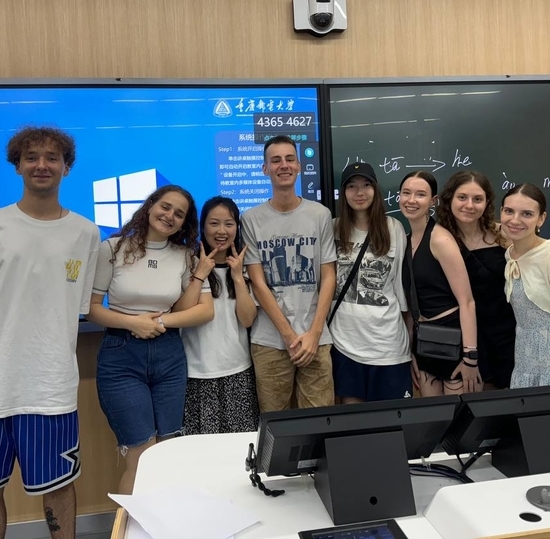 Привет из Китая! Студенты СПбГУТ проходят обучение в международной Летней школе