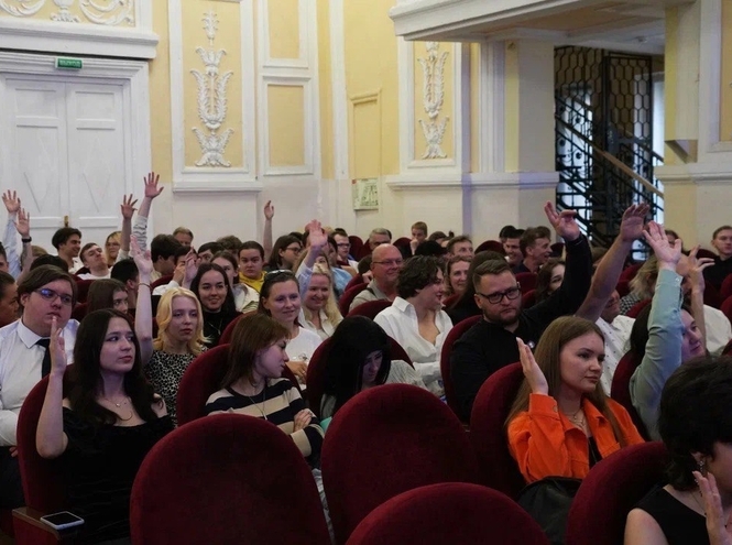 В Санкт-Петербургском колледже телекоммуникаций вручили дипломы выпускникам
