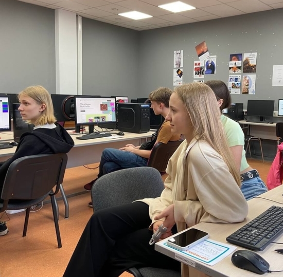 Летняя IT-школа СПбГУТ провела серию образовательных встреч со школьниками