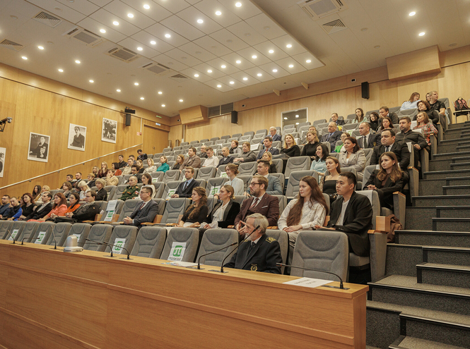 Победители конкурса на соискание премий Правительства города получили заслуженные дипломы